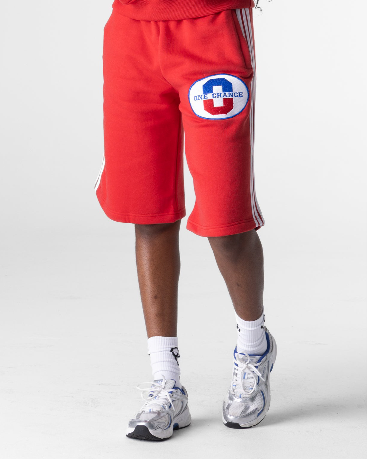RED ATHELTICS STRIPPED 3/4 SHORTS