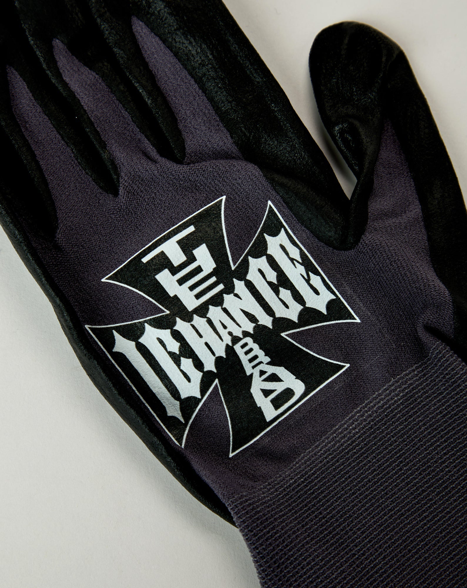 ATHLETIC GLOVES